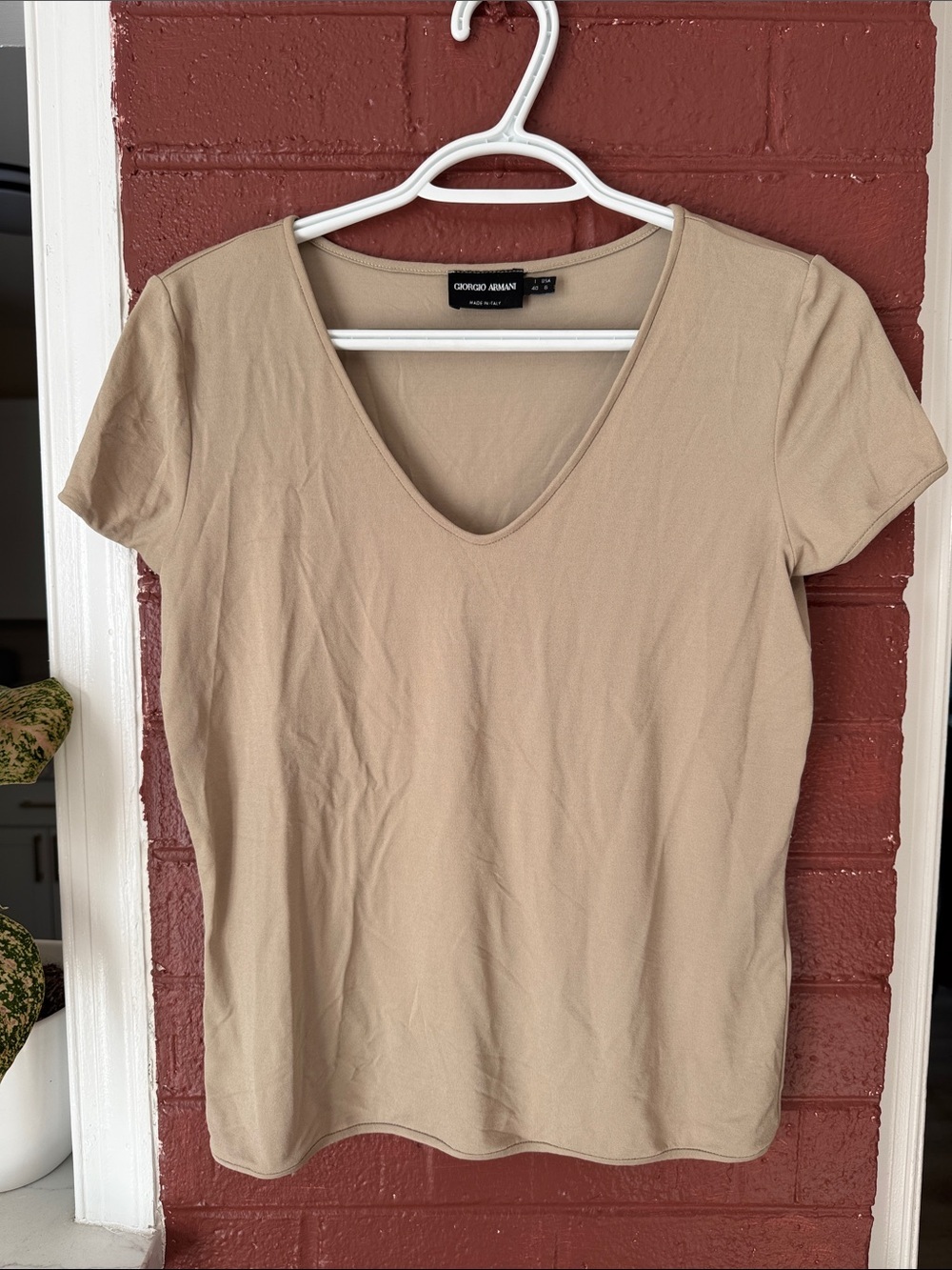 Giorgio Armani Beige V-Neck Short Sleeve Tee Size 6